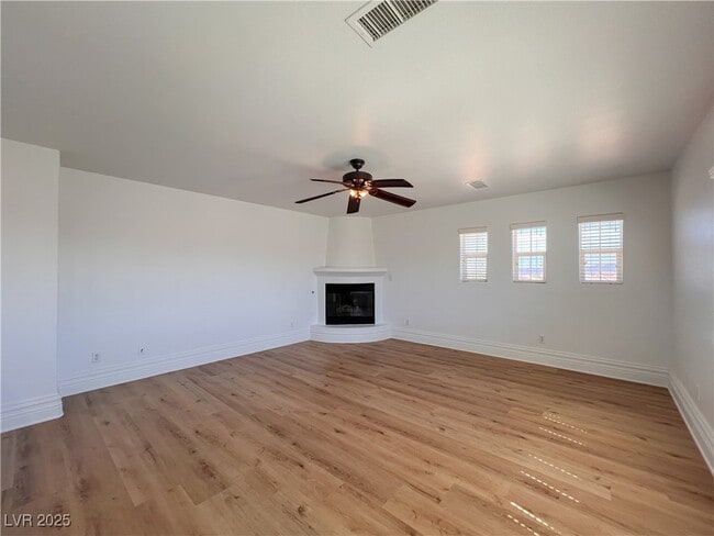 Building Photo - 599 Center Green Dr