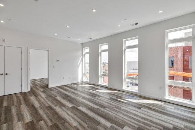 Building Photo - Northern Liberties 1 Bedroom - Parking Available