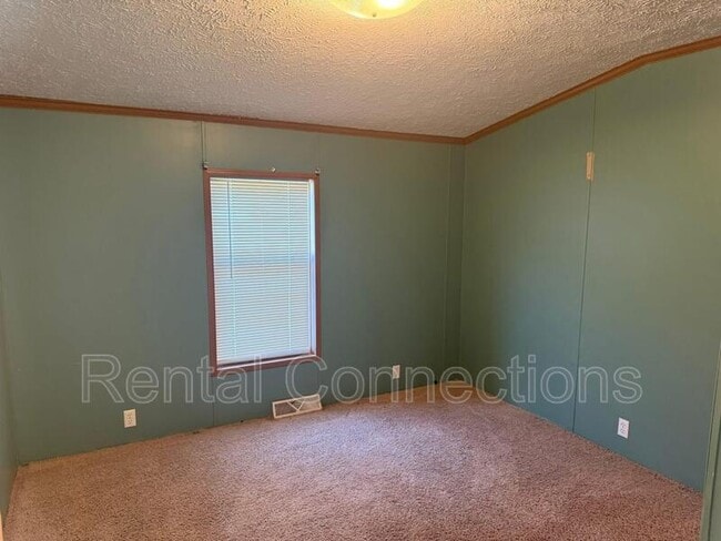 Building Photo - 205 Crossroad School Rd