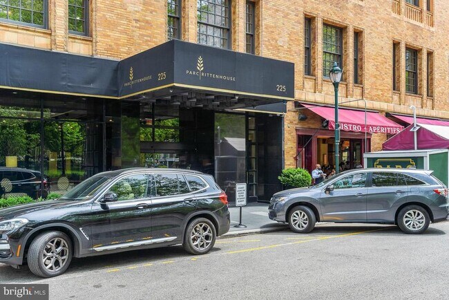 Building Photo - 219 S 18th St