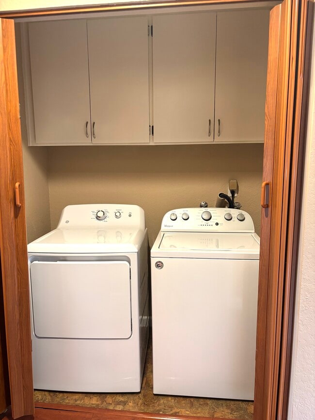 Building Photo - 267 S Wildwood