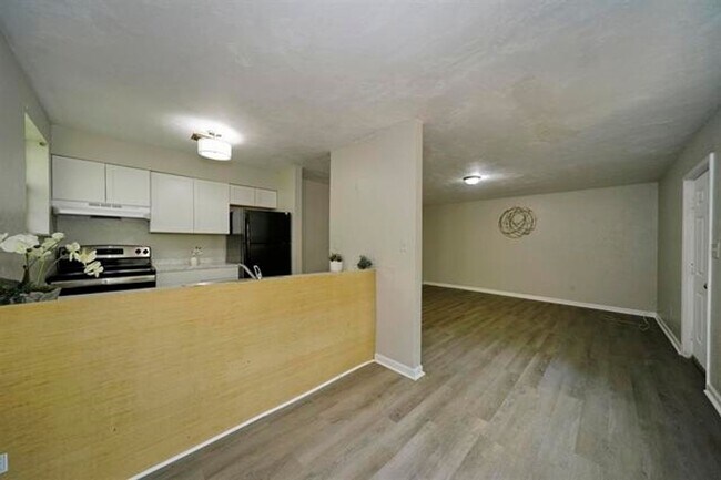 Building Photo - Charming 2BR Unit in Tallahassee