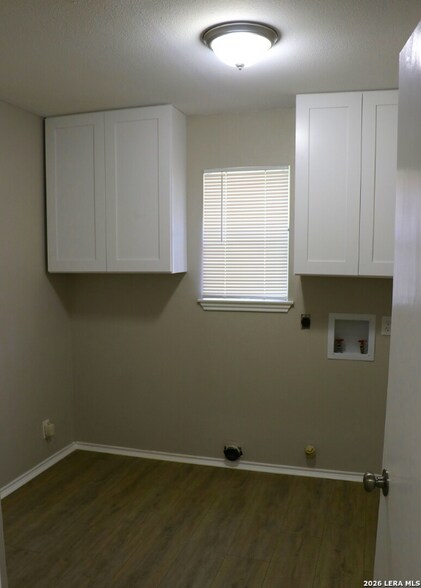 Building Photo - 13811 Brook Hollow Blvd