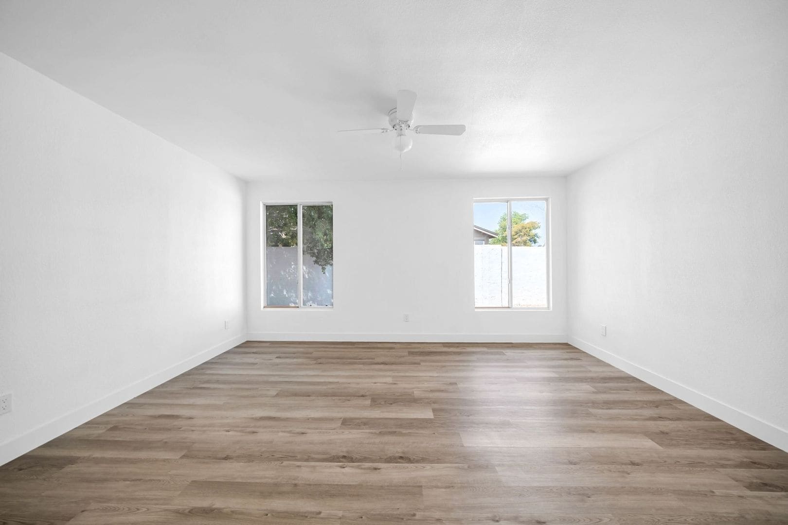 Building Photo - 3330 E Gelding Dr