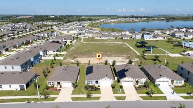 Building Photo - 687 Griffon Ave