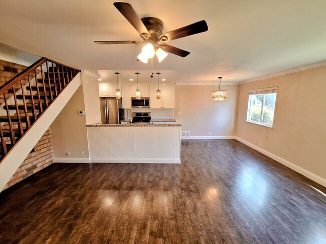 Building Photo - Beautifully Remodeled Two-story 2bd Condo ...