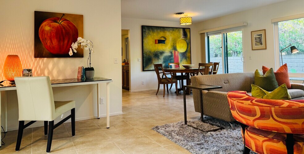 Building Photo - 1486 E Palm Tree Dr