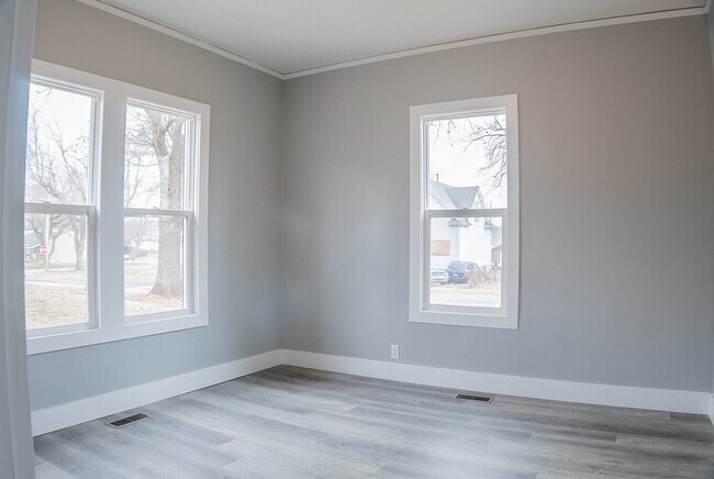 Building Photo - 1207 N Walnut St