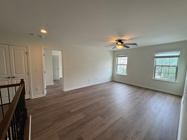 Building Photo - 219 Luna Trail
