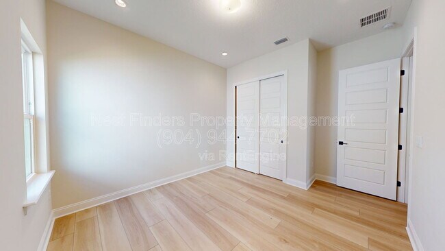 Building Photo - 248 Daymark Ln