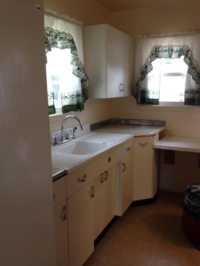 Building Photo - 203 Miller Dr