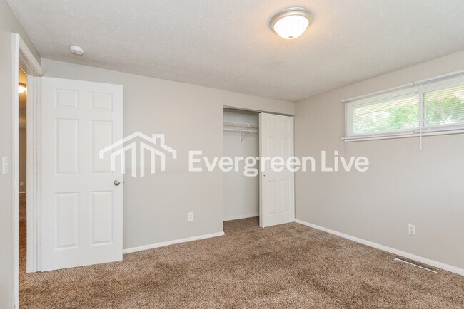 Building Photo - 5013 Tewksebury Dr