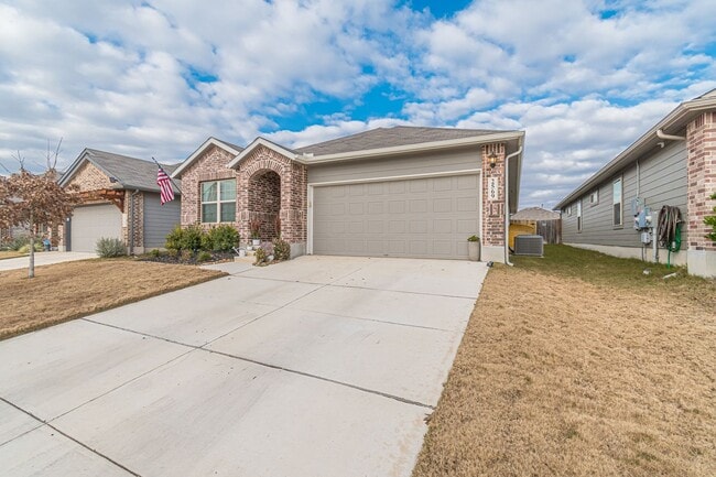 Building Photo - 2569 McCrae