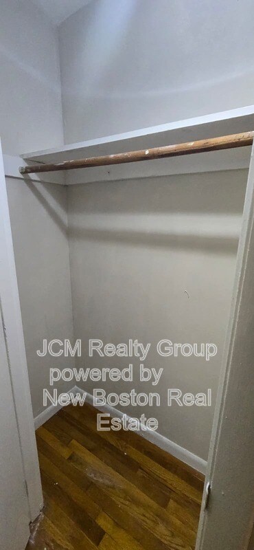 Building Photo - 572 Cummins Hwy