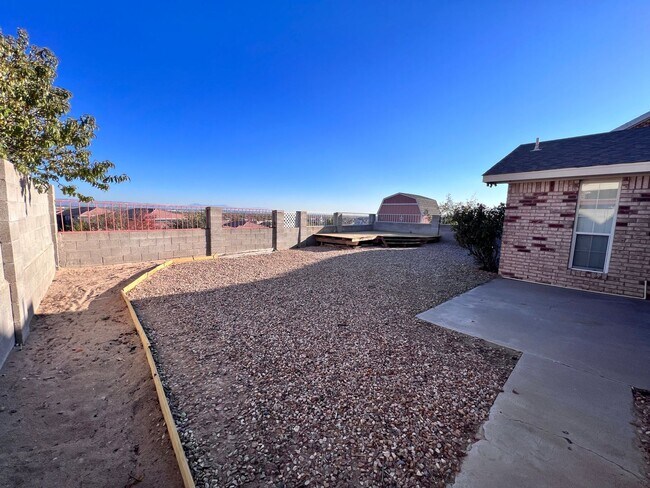 Building Photo - 9304 Saguaro St NW