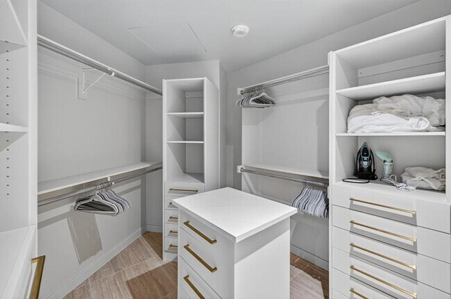 Building Photo - 525 N Fort Lauderdale Beach Blvd