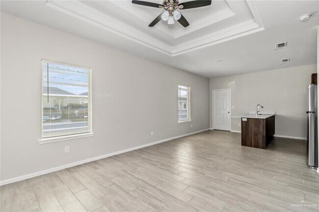 Building Photo - 15 Shavano Dr