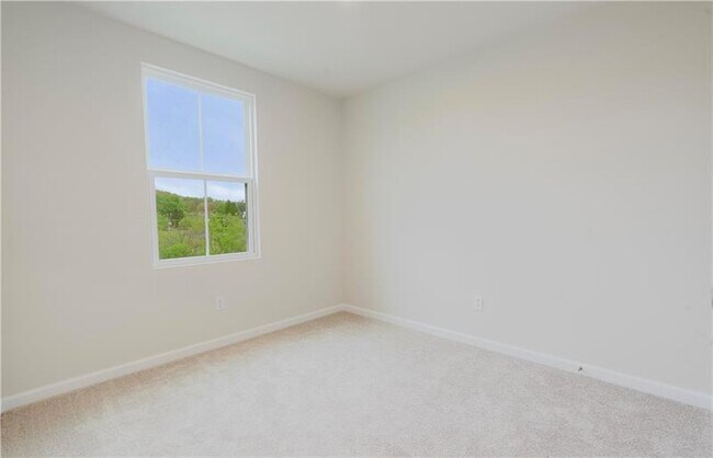 Building Photo - 157 White Oak Dr