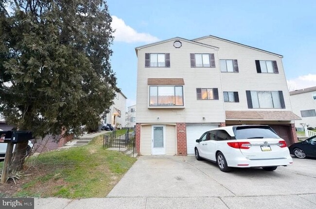 Building Photo - 1517 Gregg St