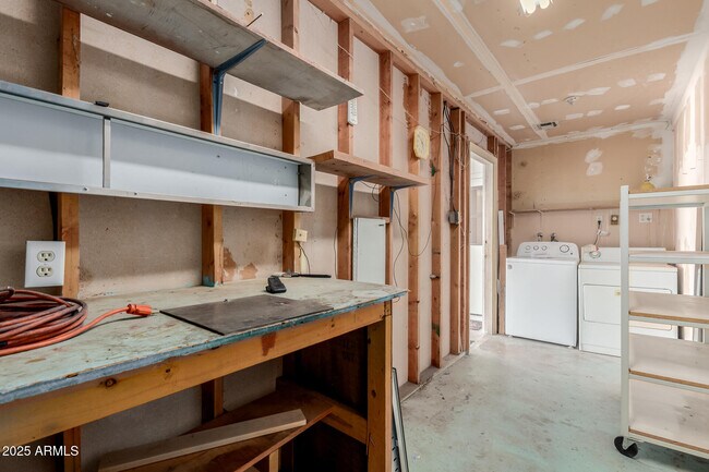 Building Photo - 4231 E Grove St