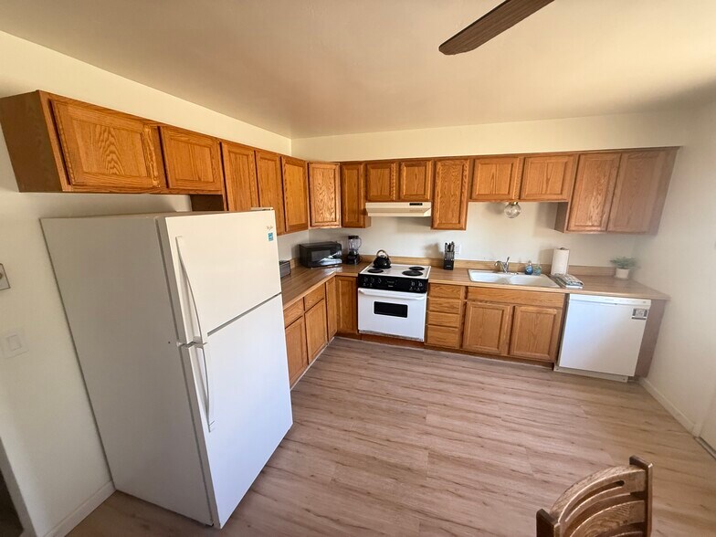 Building Photo - 2524 Erskine Creek Rd