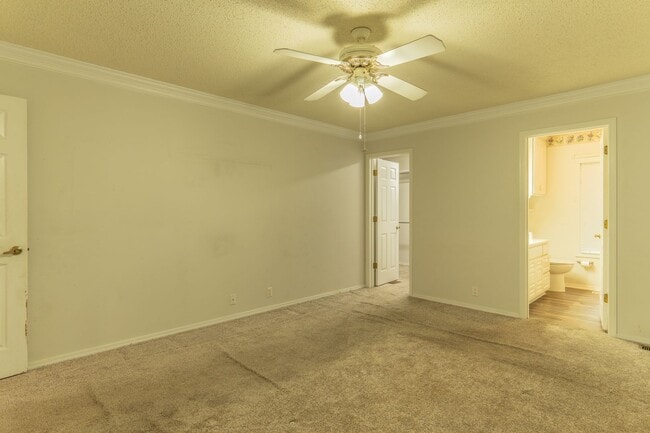 Building Photo - 16 Balenciaga Way