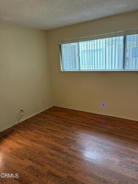 Building Photo - 702 W Hemlock St