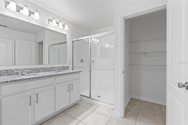 Building Photo - 1557 Venice Ln