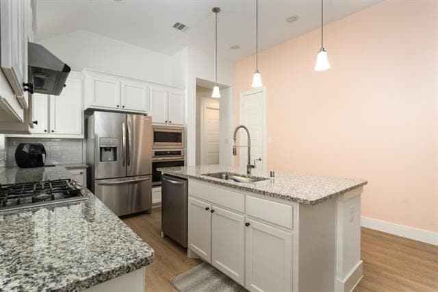 Building Photo - 2521 Elm Pl