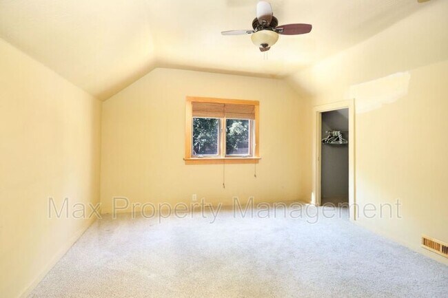 Building Photo - 660 27th St