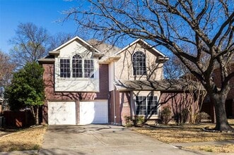 Building Photo - 9208 Longview Dr