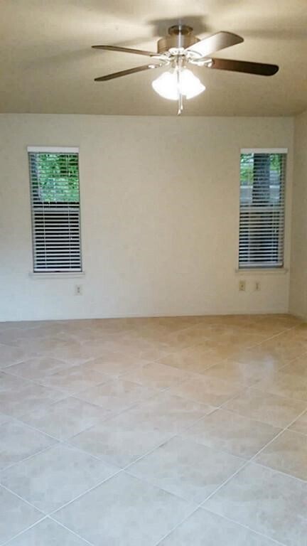 Building Photo - 240 N Forest Dr
