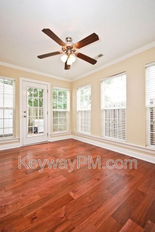 Building Photo - 115 Orchard Way