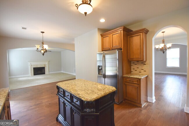 Building Photo - 606 Blackburn Ln