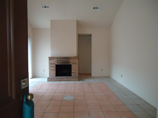 Building Photo - 7610 Lemma Dr