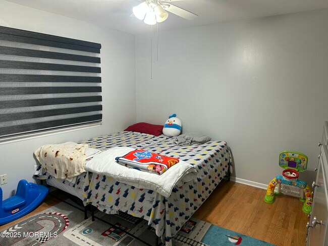 Building Photo - 63 Jamestown Dr