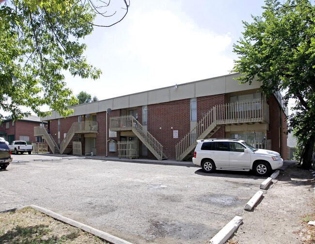 Building Photo - Hernandez Apartments
