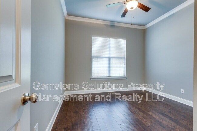 Building Photo - 2944 Hadley Close Ln
