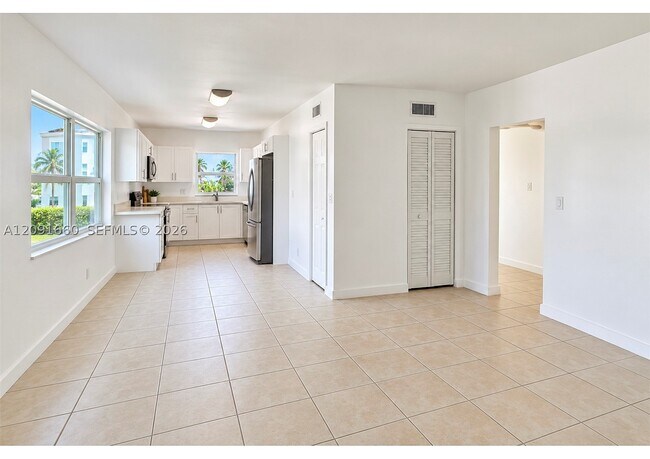 Building Photo - 2600 S Ocean Dr