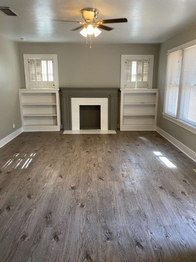 Building Photo - PRE-Leasing!! "Charming" 3-Bed, 2-Bath Home