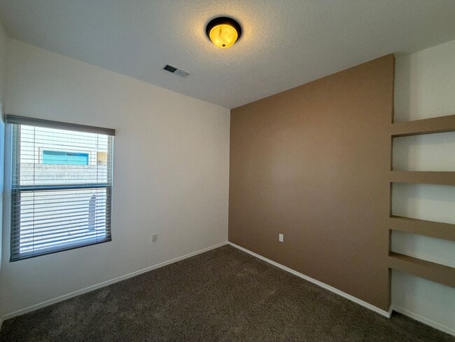 Building Photo - 3 Bedroom Single Story Home Available Near Corrales Rd & Highway 528 in Rio Rancho!