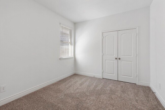 Building Photo - 1144 Purple Orchid St
