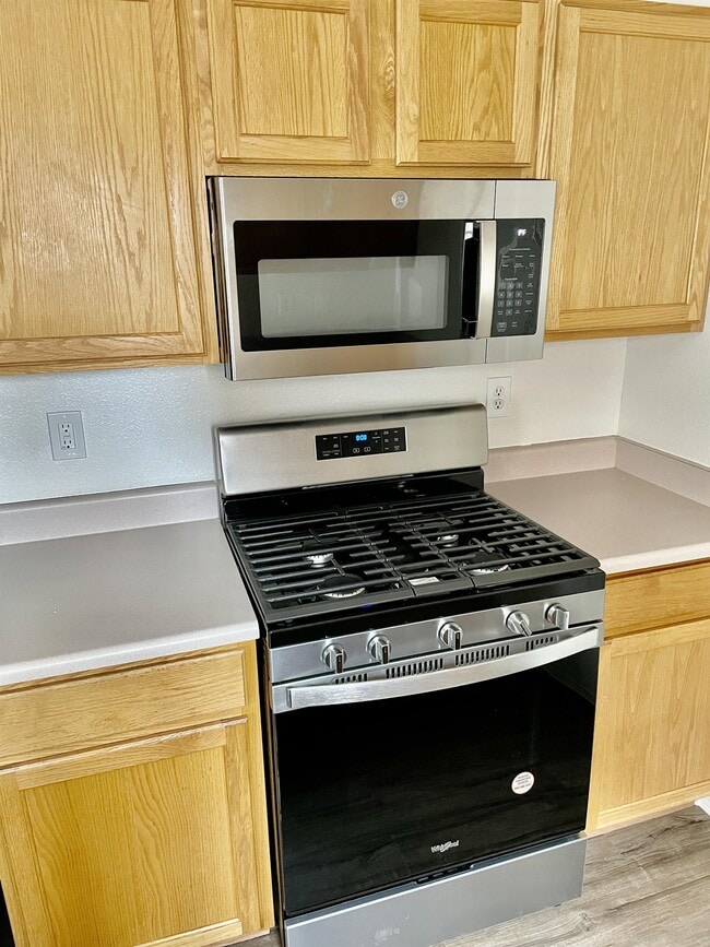 Building Photo - 11040 Vistazo Pl SE