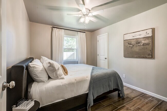 Building Photo - 11 N Pecan Dr