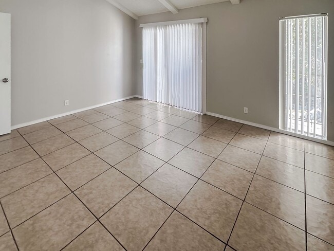 Building Photo - JUST REMODELED! Great Floor Plan! 2 Bedroom 2 Bathroom Townhome FOR RENT!