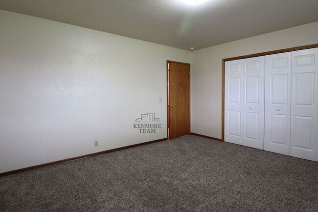 Building Photo - 4350 Elm Rd