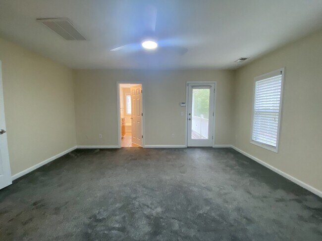 Building Photo - Charming Four-Bedroom Home in Bluffton wit...