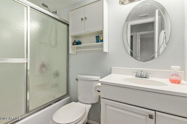 Building Photo - 948 S Alma School Rd