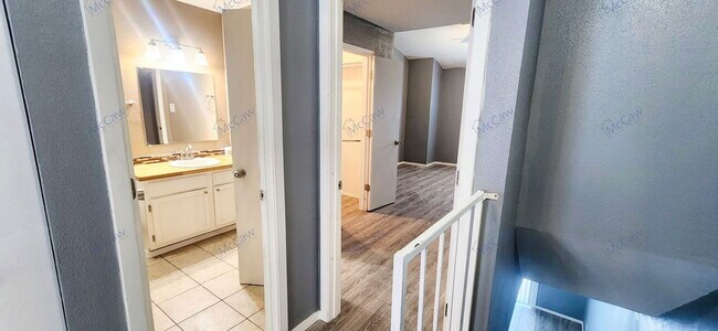Building Photo - 9510 Olde Towne Row