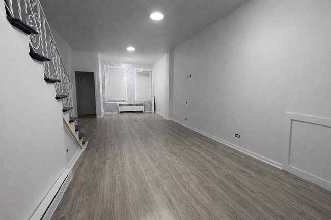 Building Photo - 2062 E Stella St